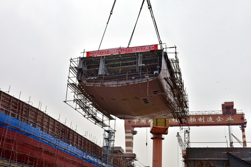 2023-6-15--秦皇島油電船上船臺-壓縮.jpg